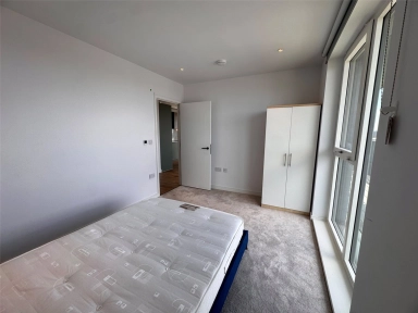 Cedrus Avenue, Southall - UB1 view 12