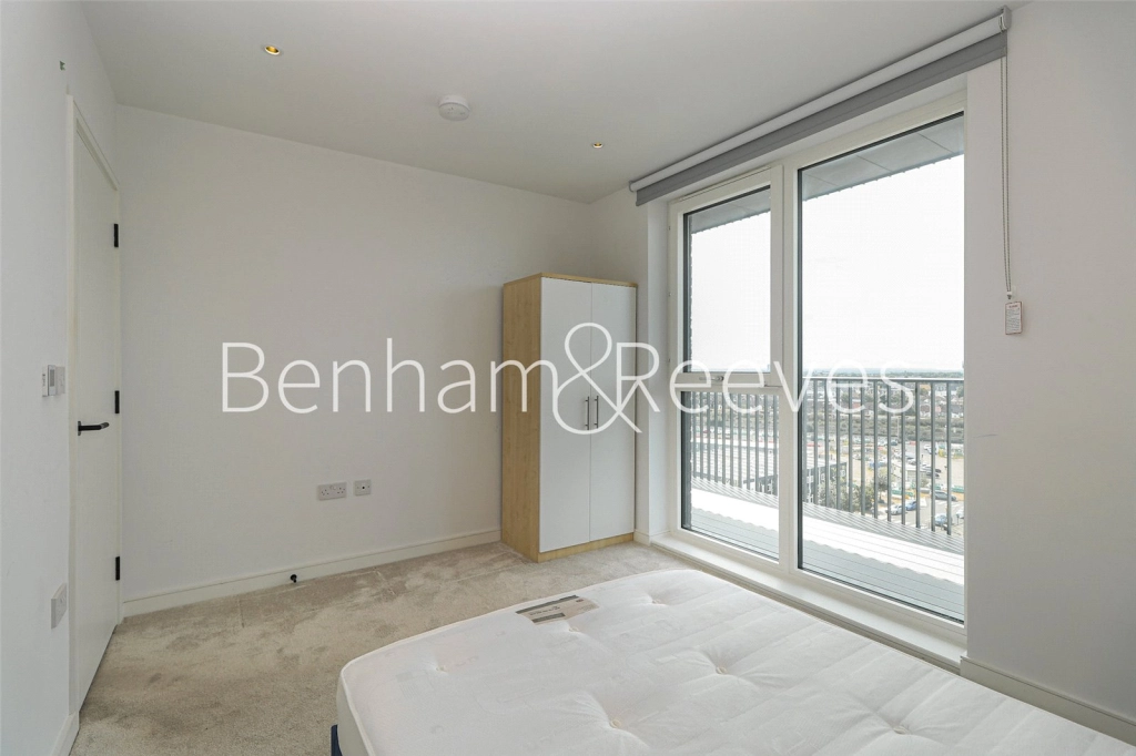 2 bedrooms apartments/flats for sale in Cedrus Avenue, Southall - UB1 view 15
