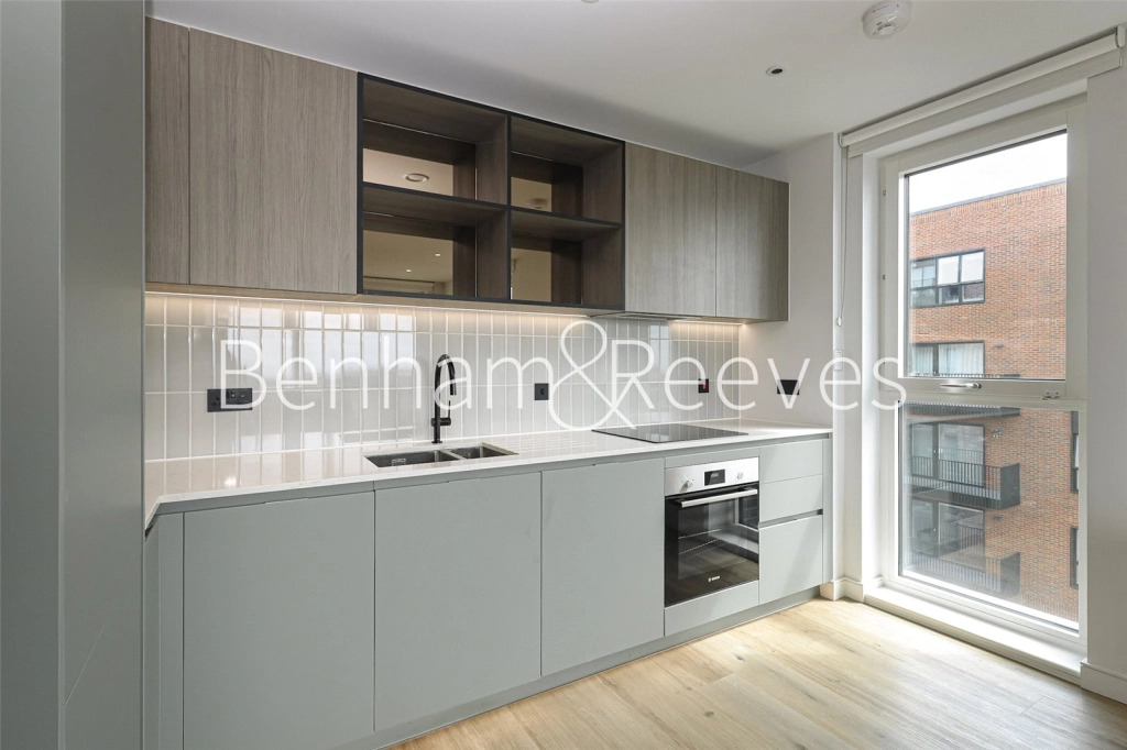 2 bedrooms apartments/flats for sale in Cedrus Avenue, Southall - UB1 view 3