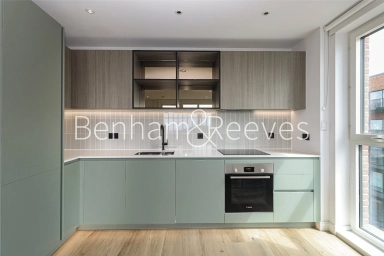 Cedrus Avenue, Southall - UB1 view 16