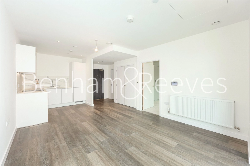 1 bedroom apartments/flats for sale in Horn Lane, London - W3 view 5