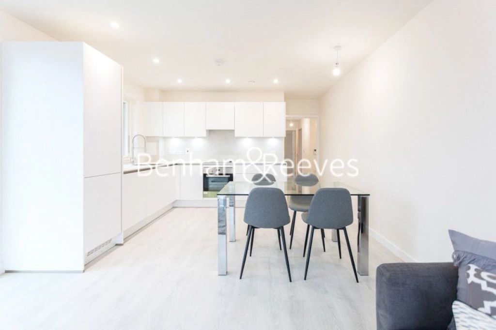 2 bedrooms apartments/flats for sale in Hargrave Drive, Harrow - HA1 view 6