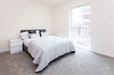 Hargrave Drive, Harrow - HA1 view 3