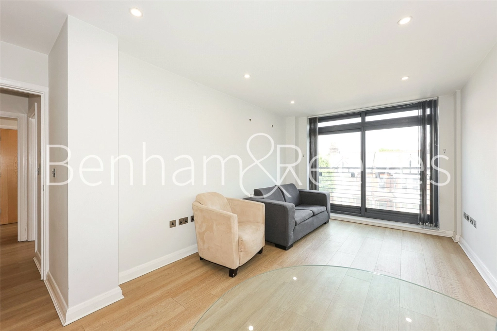 2 bedrooms apartments/flats for sale in Larden Road, London - W3 view 13