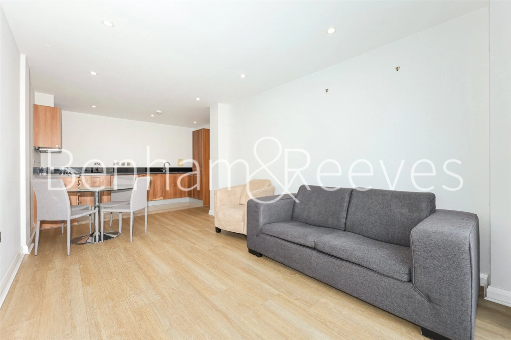 2 bedrooms apartments/flats for sale in Larden Road, London - W3 view 8