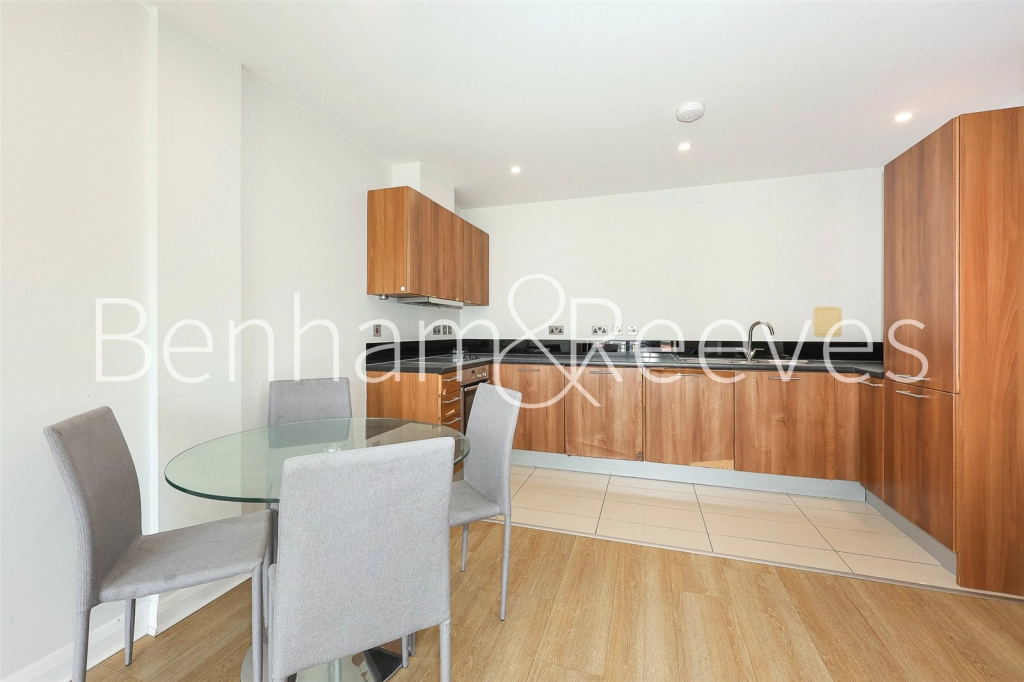 2 bedrooms apartments/flats for sale in Larden Road, London - W3 view 2
