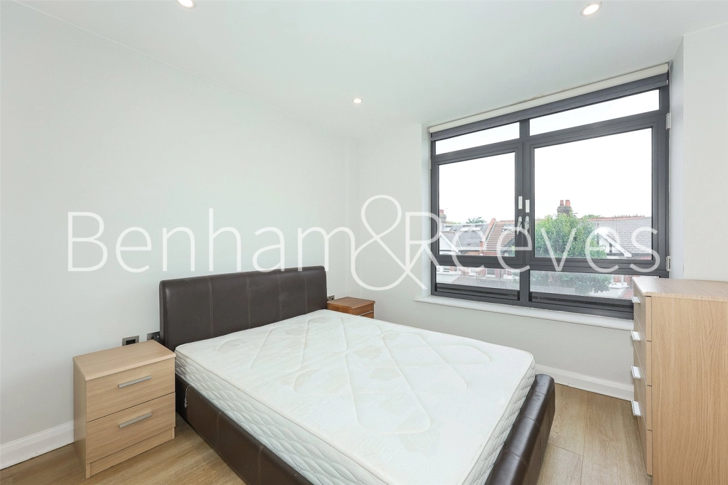 2 bedrooms apartments/flats for sale in Larden Road, London - W3 view 9