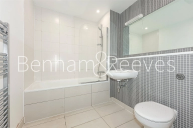 Larden Road, London - W3 view 4