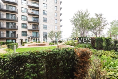 Greenleaf Walk, Southall - UB1 view 13
