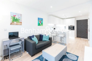 Greenleaf Walk, Southall - UB1 view 9