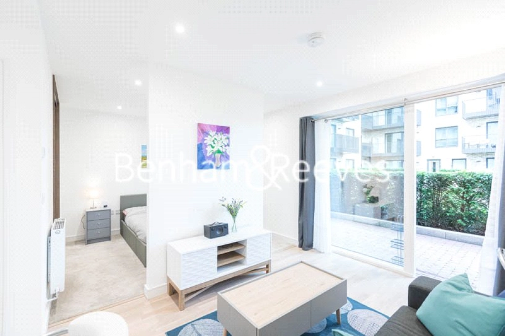 1 bedroom apartments/flats for sale in Greenleaf Walk, Southall - UB1 view 10