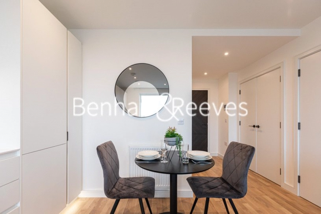 1 bedroom apartments/flats for sale in Cedrus Avenue, Southall - UB1 view 8