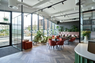 Cedrus Avenue, Southall - UB1 view 16