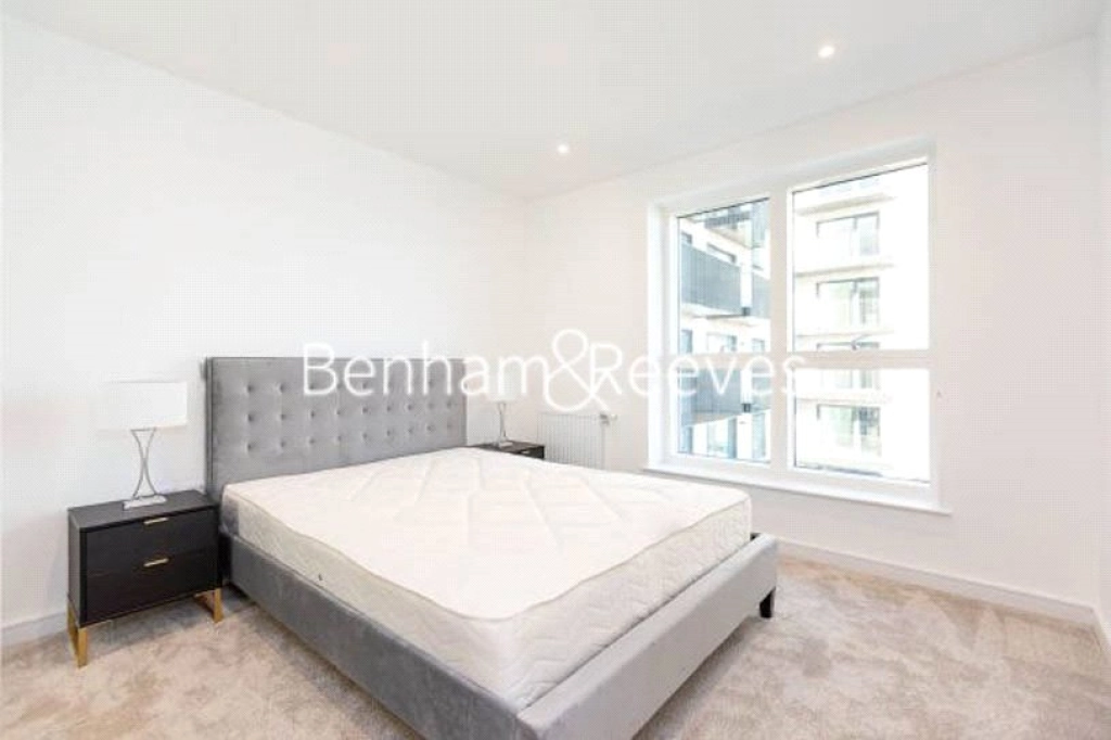 1 bedroom apartments/flats for sale in Greenleaf Walk, Southall - UB1 view 4