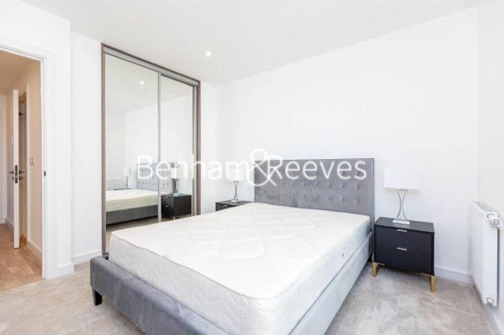 1 bedroom apartments/flats for sale in Greenleaf Walk, Southall - UB1 view 7