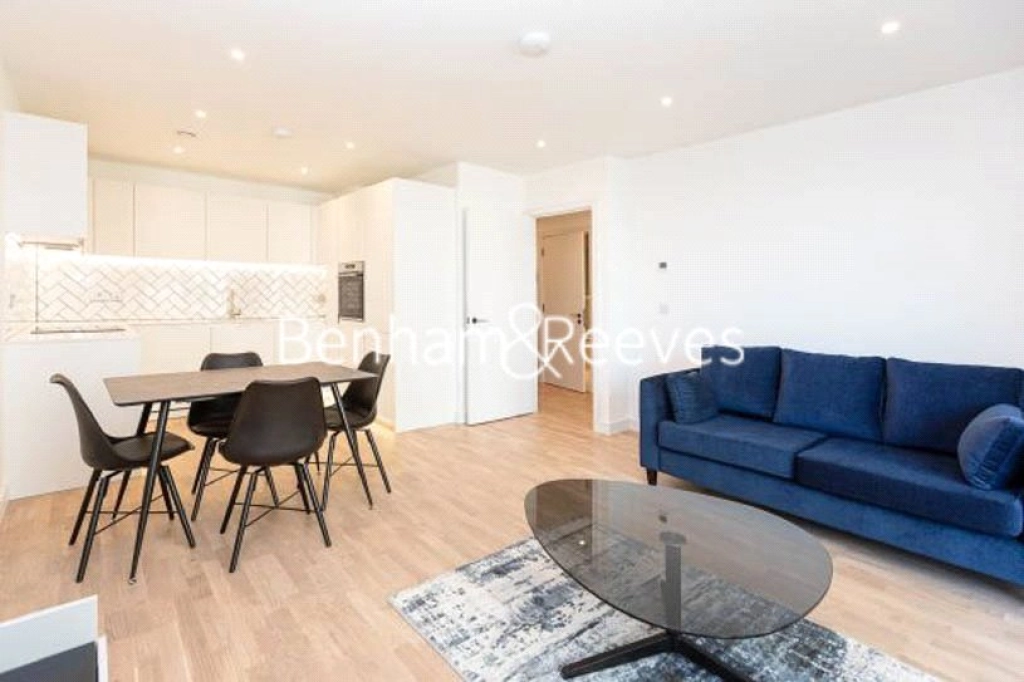1 bedroom apartments/flats for sale in Greenleaf Walk, Southall - UB1 view 2