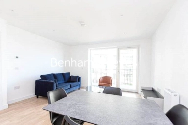 Greenleaf Walk, Southall - UB1 view 8