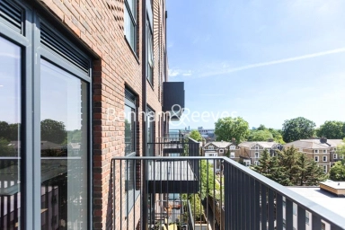 Filmworks Walk, London - W5 view 6