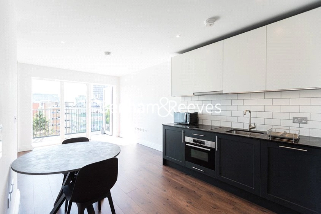 1 bedroom apartments/flats for sale in Filmworks Walk, London - W5 view 4