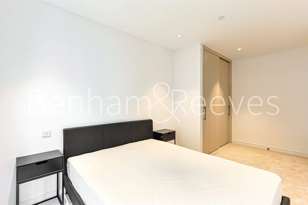1 bedroom apartments/flats for sale in Greenleaf Walk, Southall - UB1 view 8