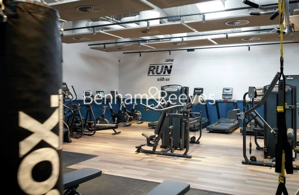 1 bedroom apartments/flats for sale in Greenleaf Walk, Southall - UB1 view 10