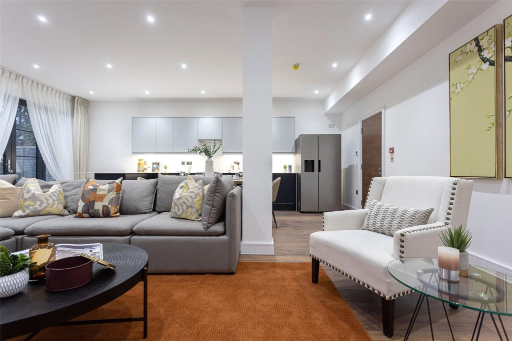 4 bedrooms apartments/flats for sale in Hillcrest Road, London - W3 view 12