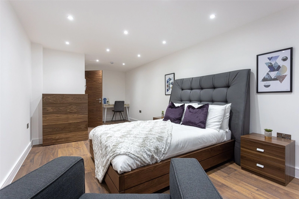 4 bedrooms apartments/flats for sale in Hillcrest Road, London - W3 view 17