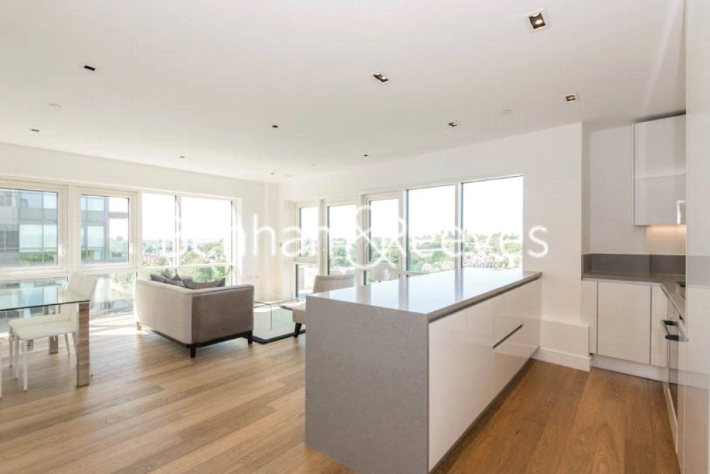 2 bedrooms apartments/flats for sale in Longfield Avenue, London - W5 view 2