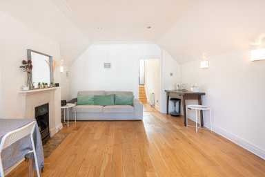 Hollycroft Avenue, Hampstead NW3 image 9