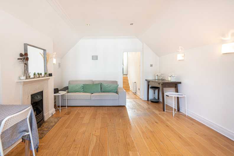 2 bedrooms apartments/flats to sale in Hollycroft Avenue, Hampstead-image 9