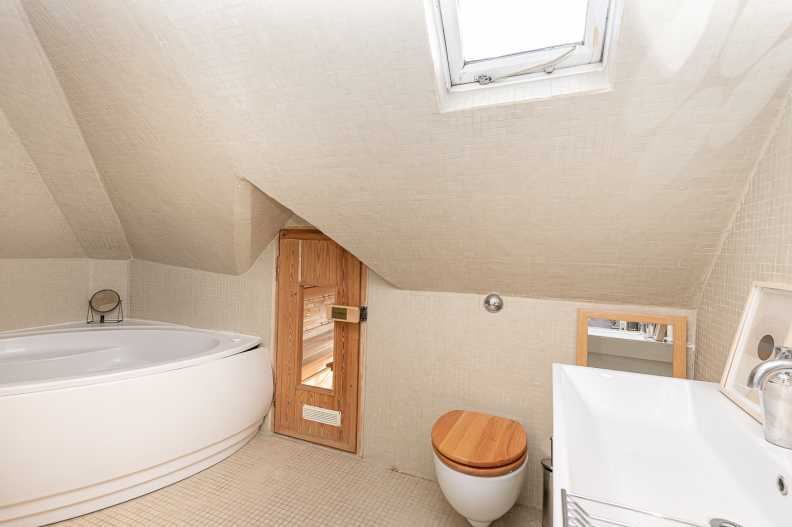 2 bedrooms apartments/flats to sale in Hollycroft Avenue, Hampstead-image 10