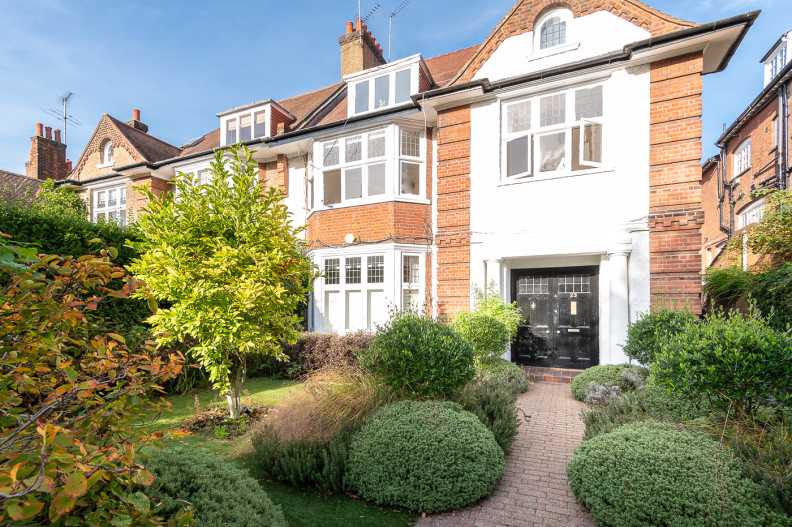 2 bedrooms apartments/flats to sale in Hollycroft Avenue, Hampstead-image 1
