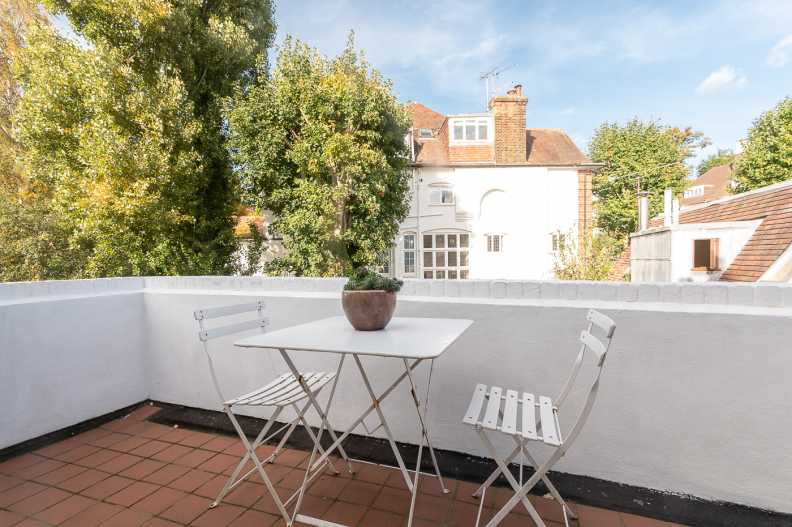 2 bedrooms apartments/flats to sale in Hollycroft Avenue, Hampstead-image 3