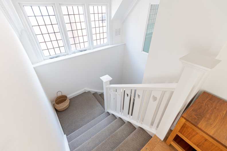 2 bedrooms apartments/flats to sale in Hollycroft Avenue, Hampstead-image 11