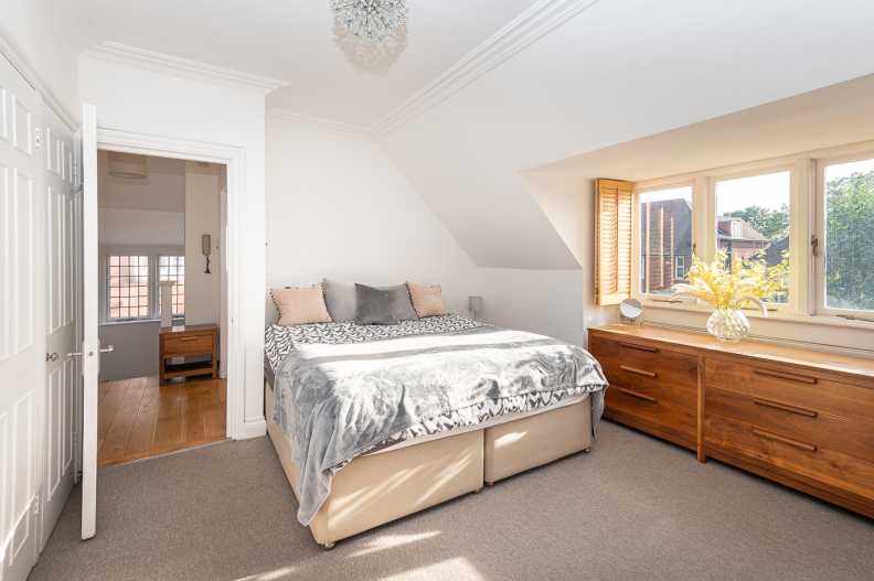 2 bedrooms apartments/flats to sale in Hollycroft Avenue, Hampstead-image 15