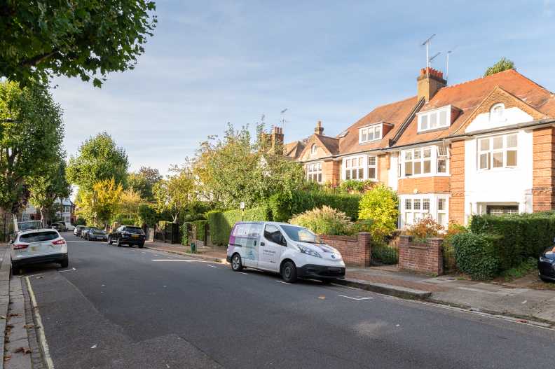 2 bedrooms apartments/flats to sale in Hollycroft Avenue, Hampstead-image 19