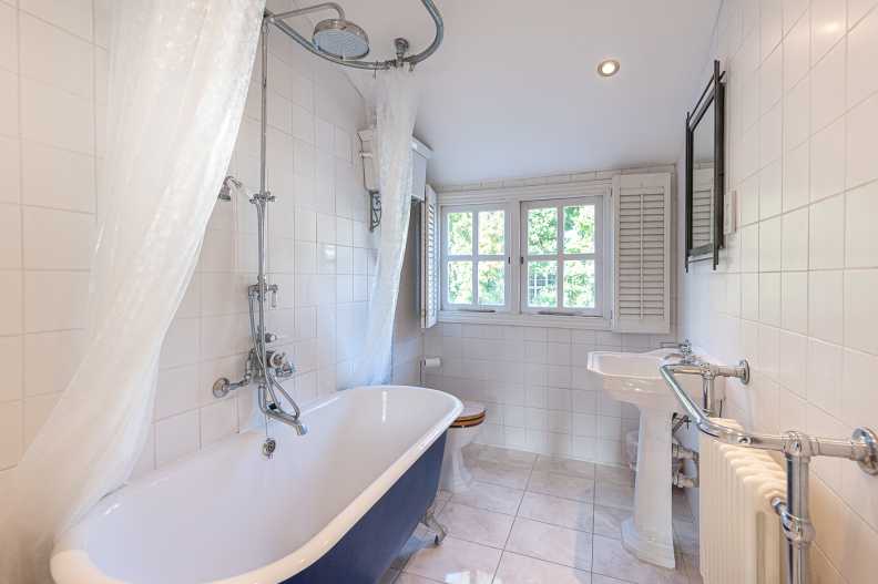 2 bedrooms apartments/flats to sale in Hollycroft Avenue, Hampstead-image 6