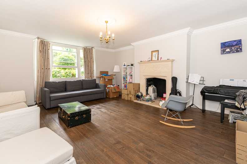 2 bedrooms apartments/flats to sale in Thurlow Road, Hampstead, London-image 2