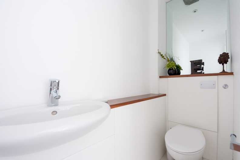 2 bedrooms apartments/flats to sale in John Harrison Way, Greenwich Millennium Village, Greenwich-image 7