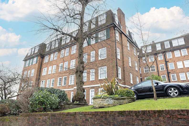 3 bedrooms apartments/flats to sale in Prince Arthur Road, Hampstead, London-image 1