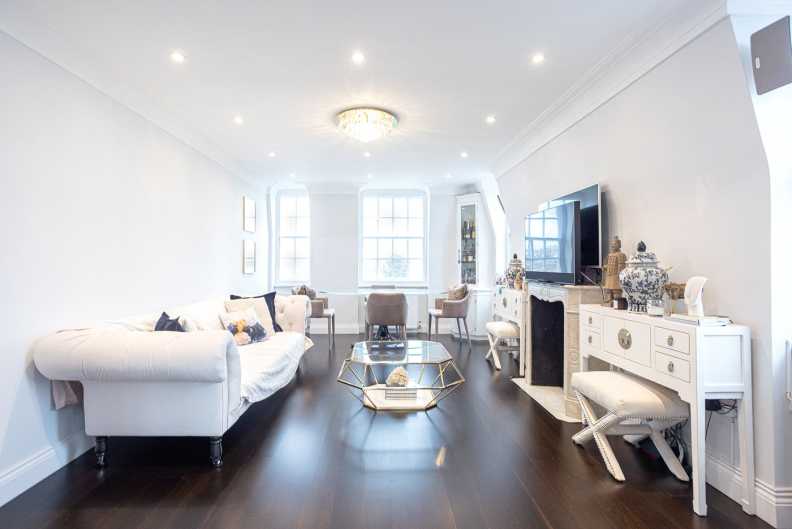 3 bedrooms apartments/flats to sale in Prince Arthur Road, Hampstead, London-image 2