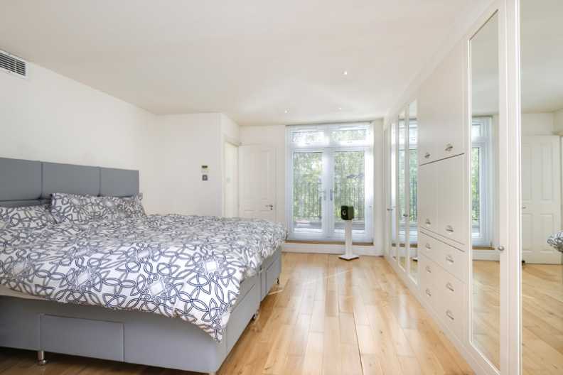 4 bedrooms apartments/flats to sale in Rosemont Road, Hampstead-image 5