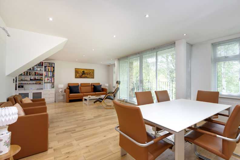 4 bedrooms apartments/flats to sale in Rosemont Road, Hampstead-image 11
