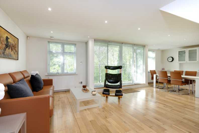 4 bedrooms to sale in Rosemont Road, Hampstead-image 6