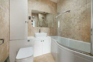 Hampstead Lane, Highgate - N6 view 7