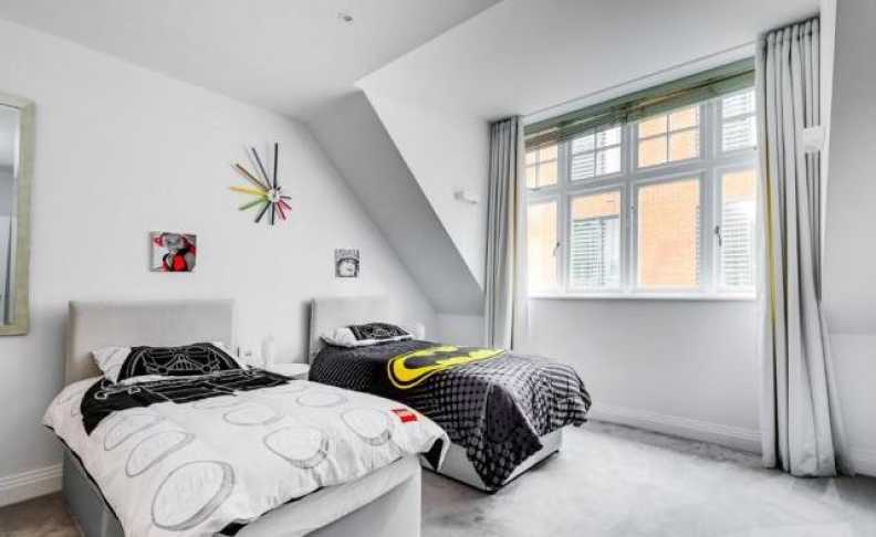 4 bedrooms apartments/flats to sale in Kidderpore Avenue, Hampstead-image 5