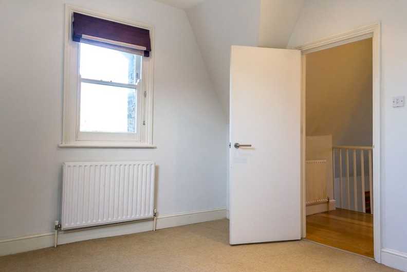 2 bedrooms apartments/flats to sale in Crescent Road, Crouch End, London-image 5