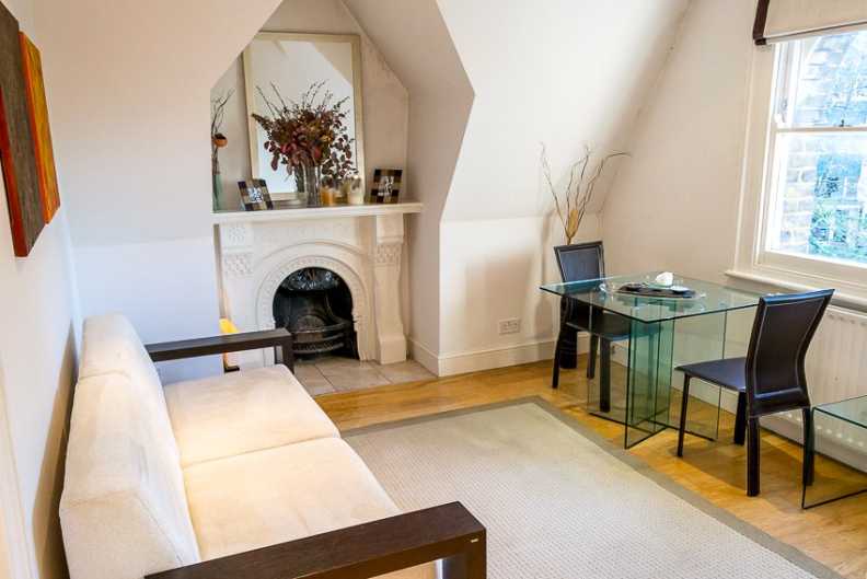 2 bedrooms apartments/flats to sale in Crescent Road, Crouch End, London-image 7