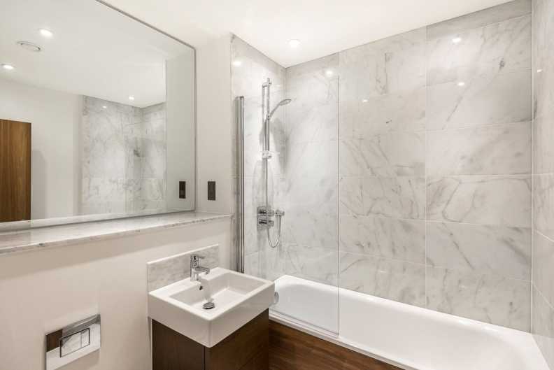 2 bedrooms apartments/flats to sale in Beaufort Court, 65 Maygrove Road, West Hampstead-image 6