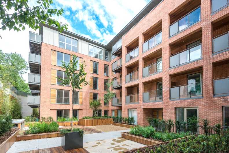 2 bedrooms apartments/flats to sale in Beaufort Court, 65 Maygrove Road, West Hampstead-image 9